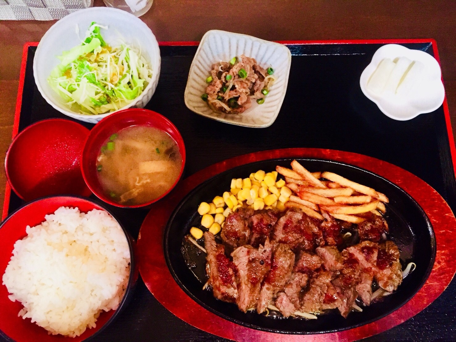 ハンバーグ王国 静岡県三島市で肉ランチを楽しもう